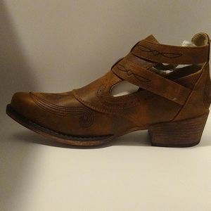 Roper Willa Shorty Boots